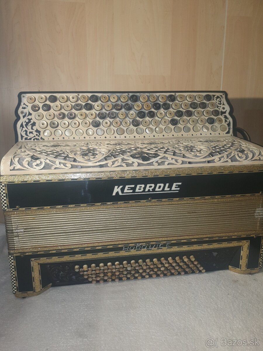 Harmonika kebrdle