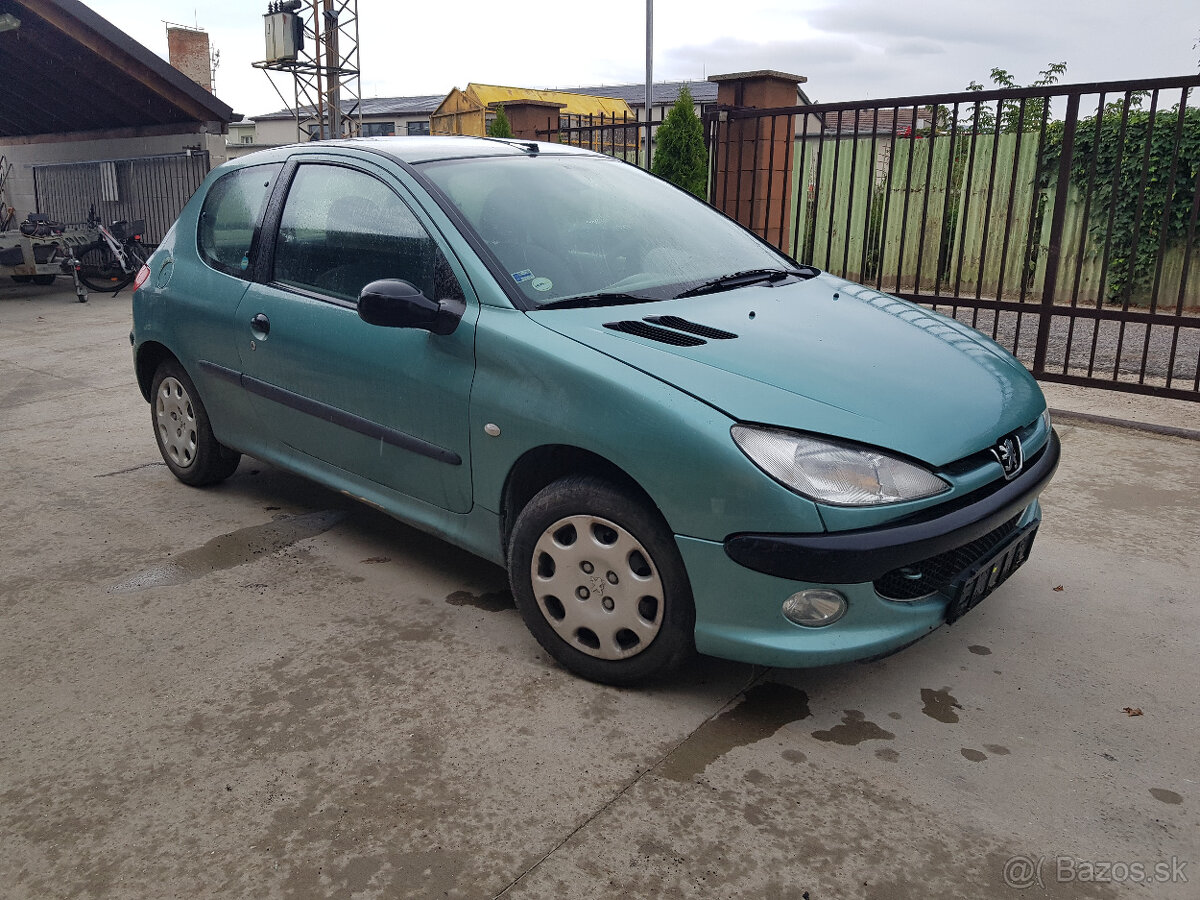 PEUGEOT 206 1,9D 51KW  RV.2000