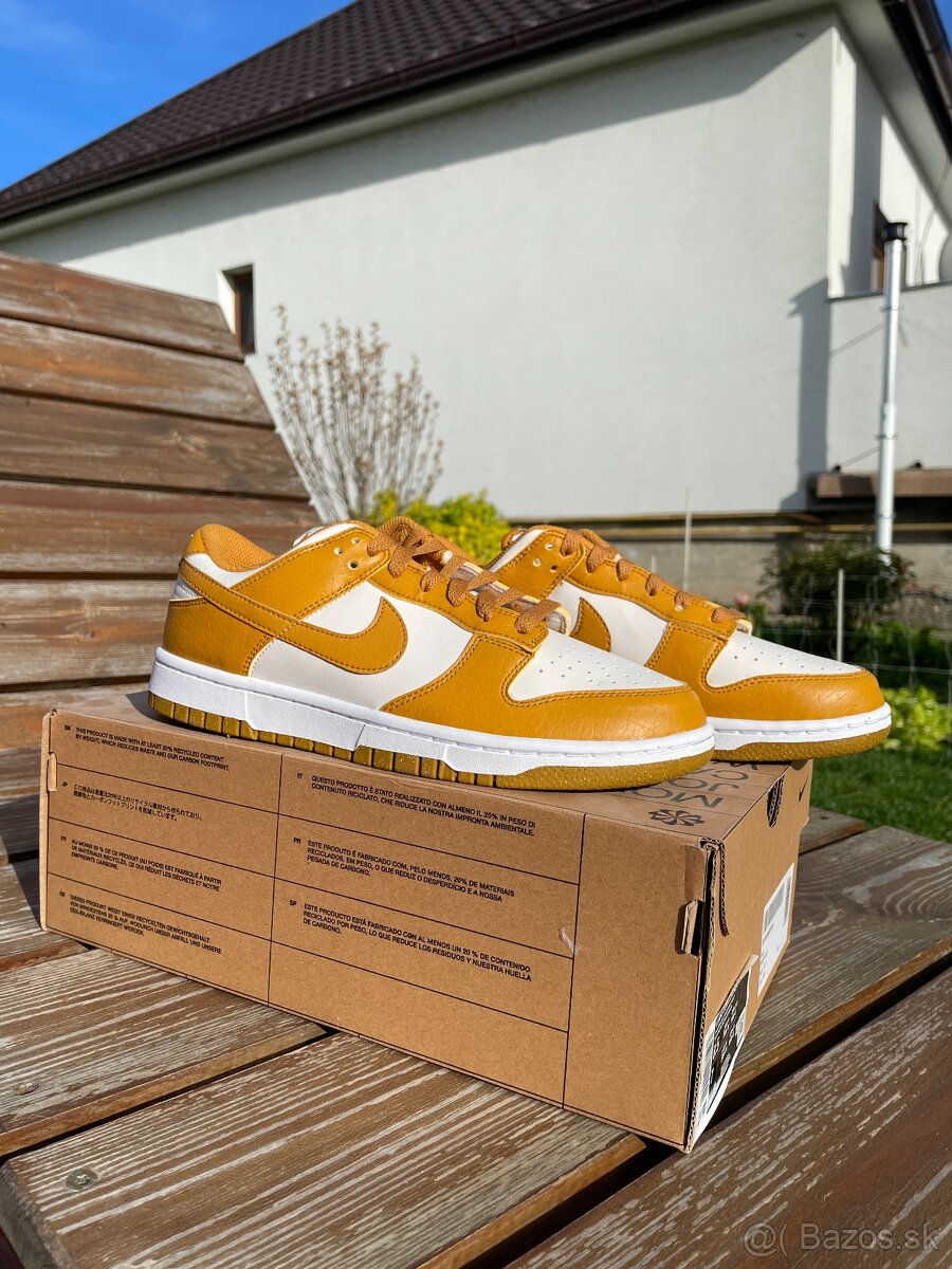 Nike Dunk Low Phantom Gold