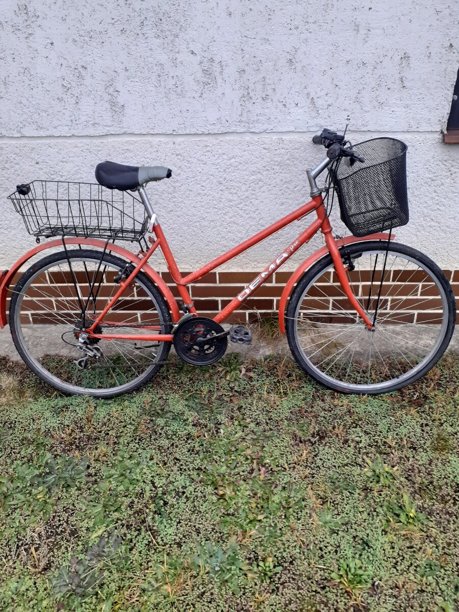 starší dámsky bicykel