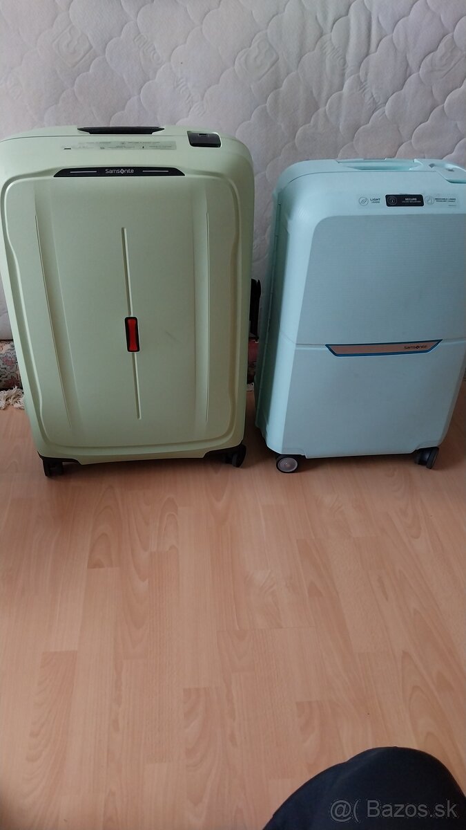 2× Samsonite