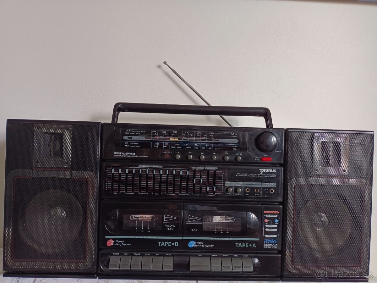 Taurus PC 100 radiomagnitofon retro kazeťák