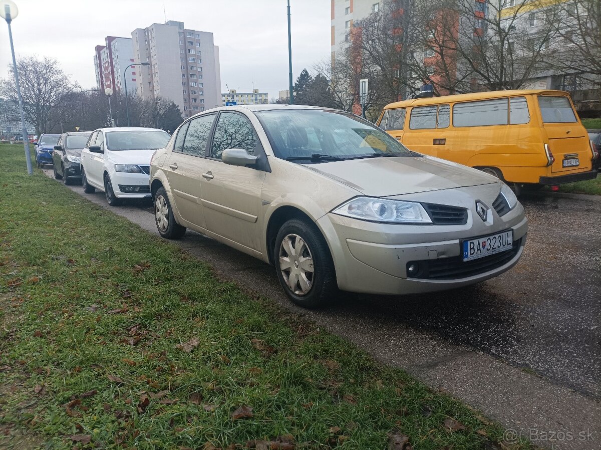 Renault Megane  limuzína