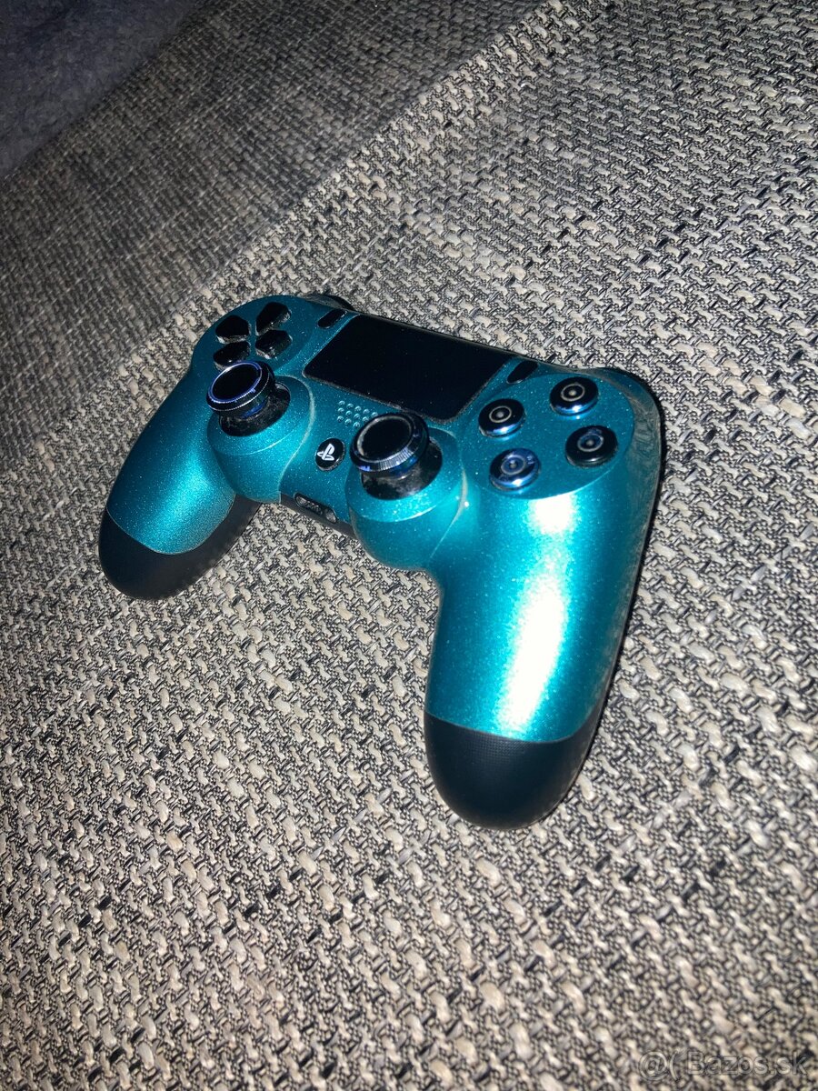 Joystik na ps4  (Sony)