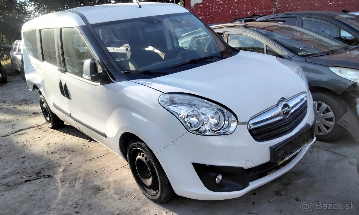 OPEL COMBO 1.6 CDTI 2017 predám DVERE, KAPOTU, NÁRAZNÍK, KAP