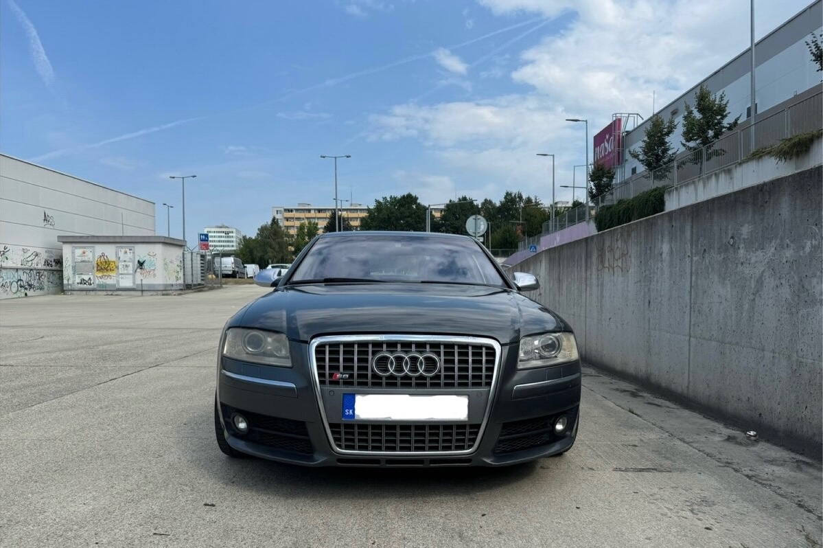 Audi s8 d3