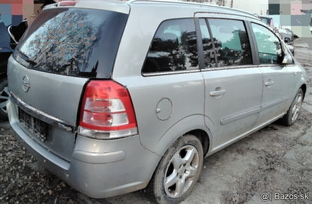 Opel Zafira B 2008 predám PIATE DVERE, DVERE, NARAZNÍK, KAPO