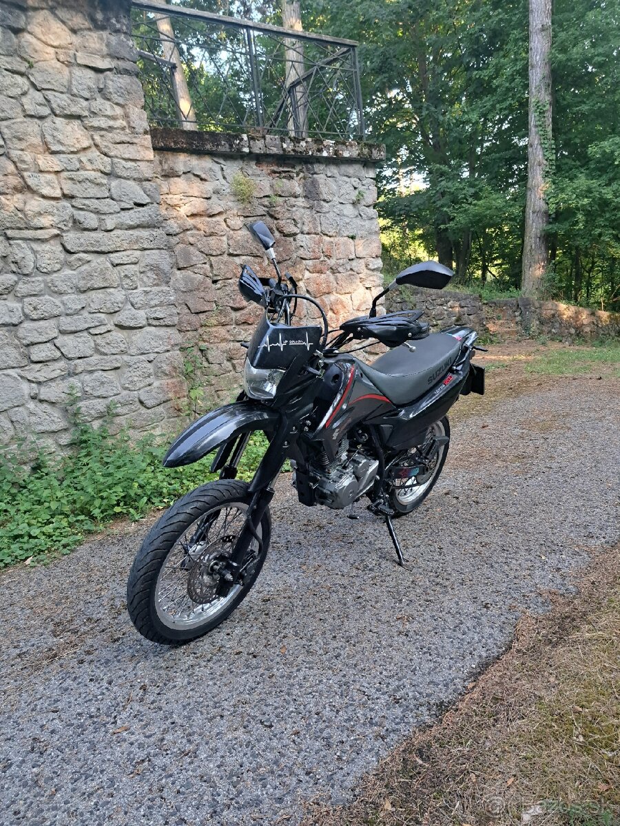 Suzuki DR 125 SM