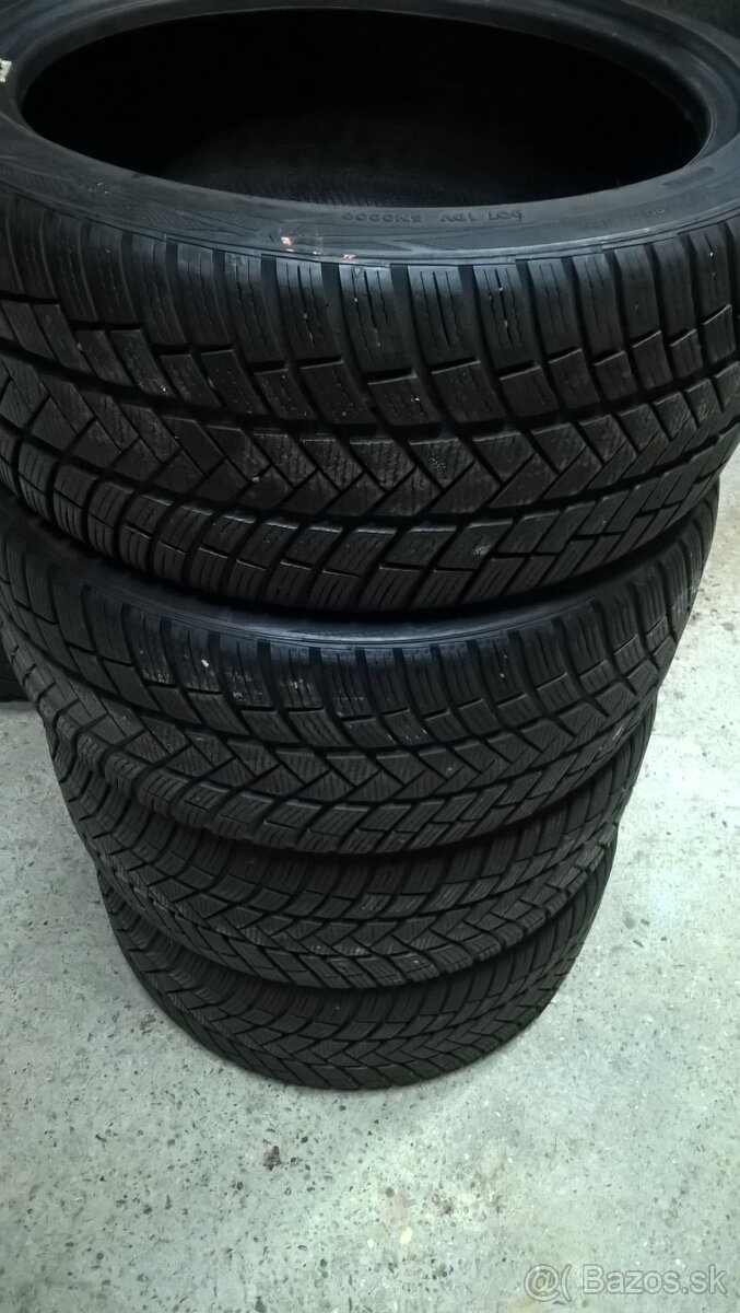 ZIMNÉ 225/40 R18 92W XL VREDESTEIN 7-7,5mm 2019 LEN 55-€/kus