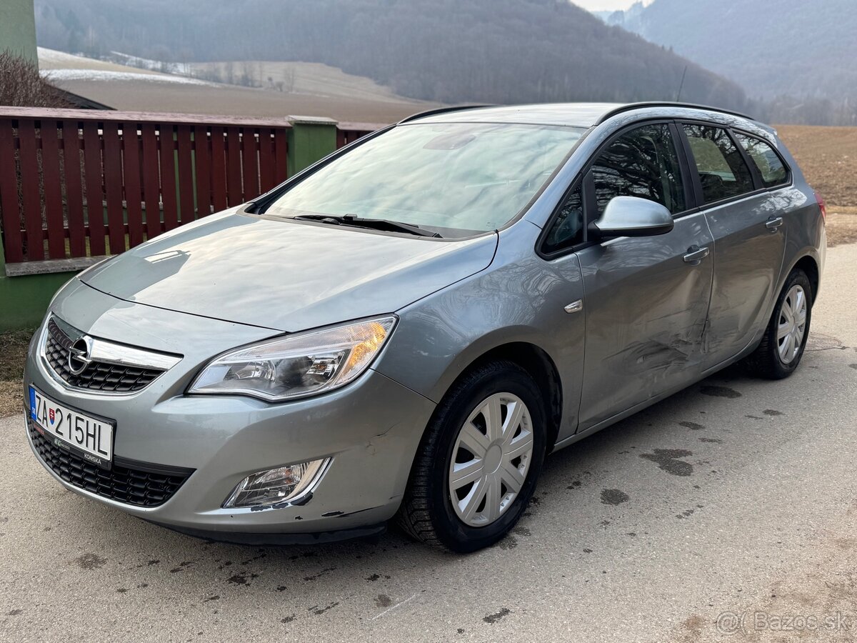 Opel Astra 1.7cdti SportTourer 2012 PLNE POJAZDNÉ