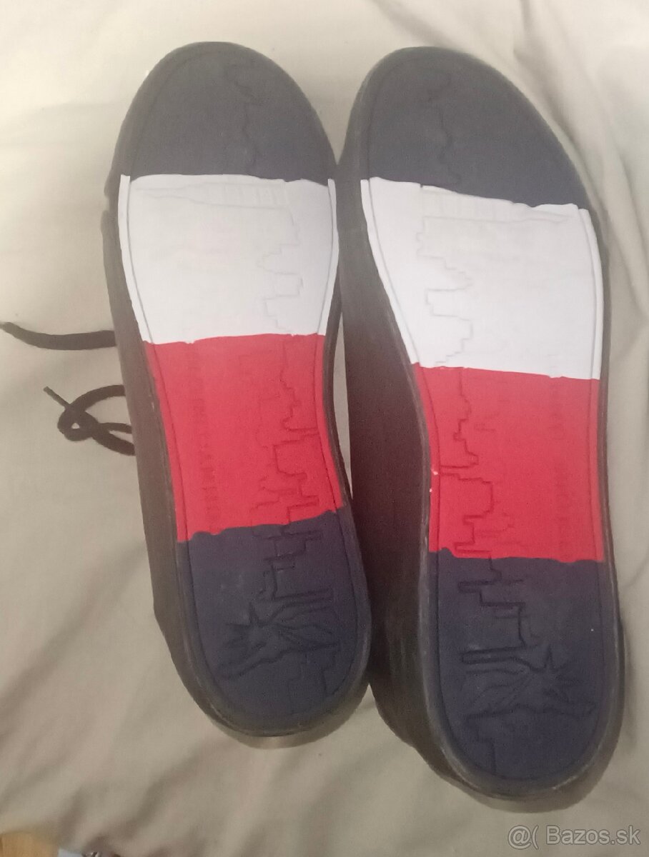 Kožené tenisky Tommy Hilfiger