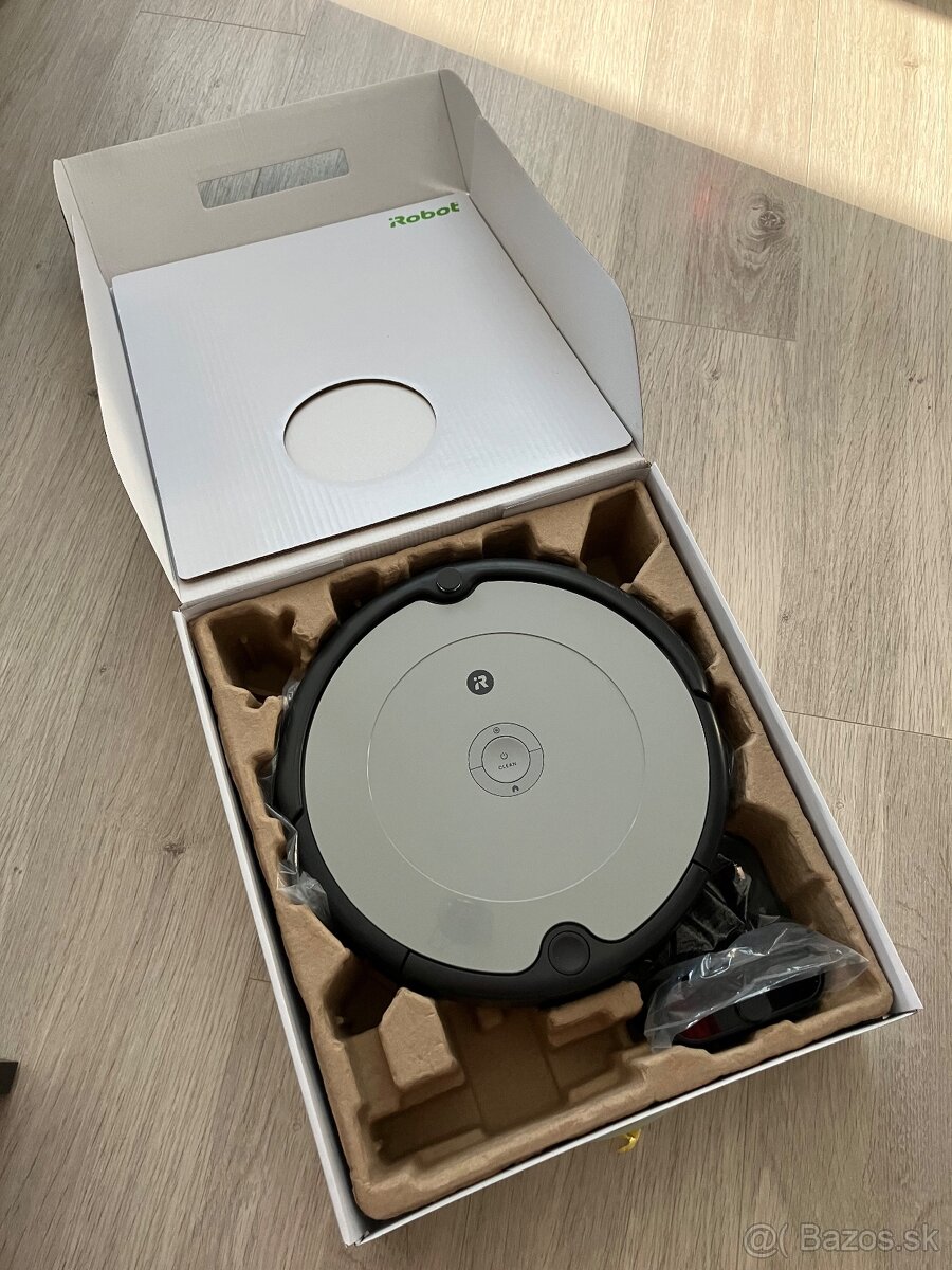 iRobot Roomba 698