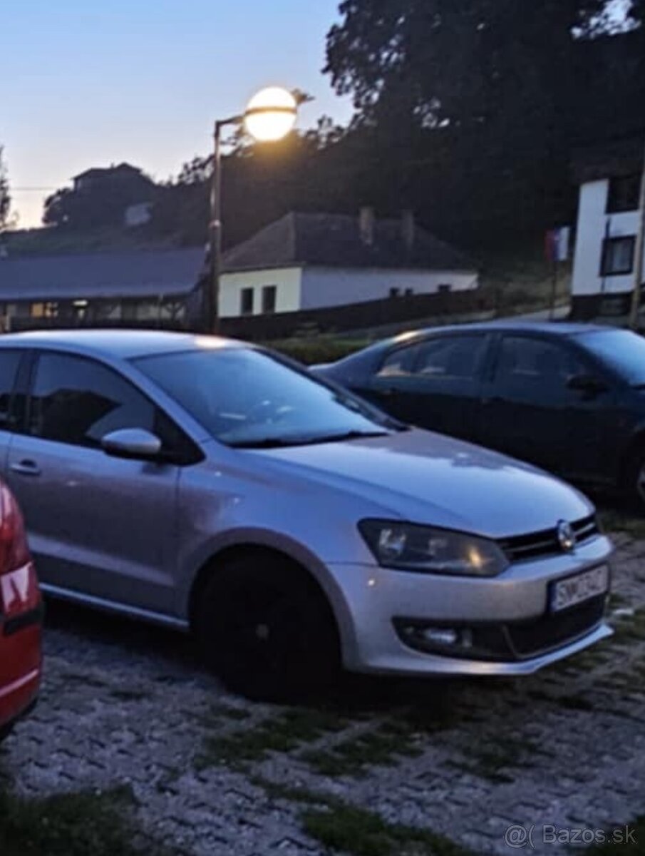 VW Polo 1.6 TDI 6R strieborna metalíza