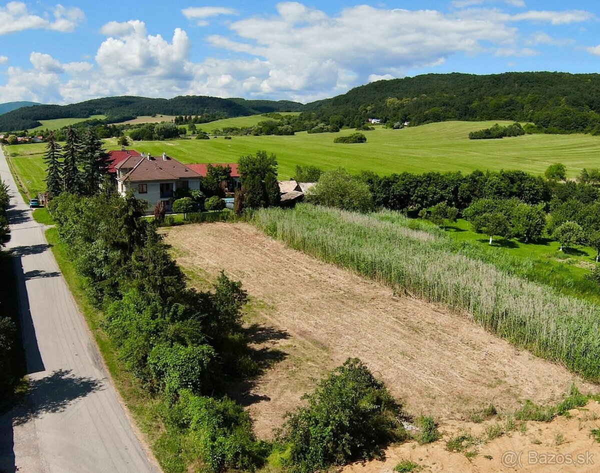 Slnečný stavebný pozemok Nižný Skálnik