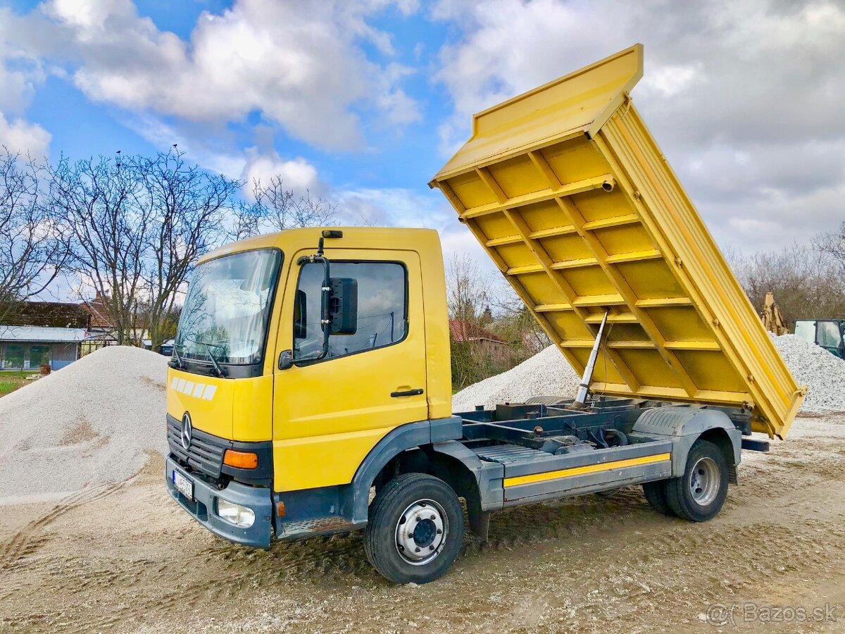 Mercedes Atego 818 trojstranný vyklápač