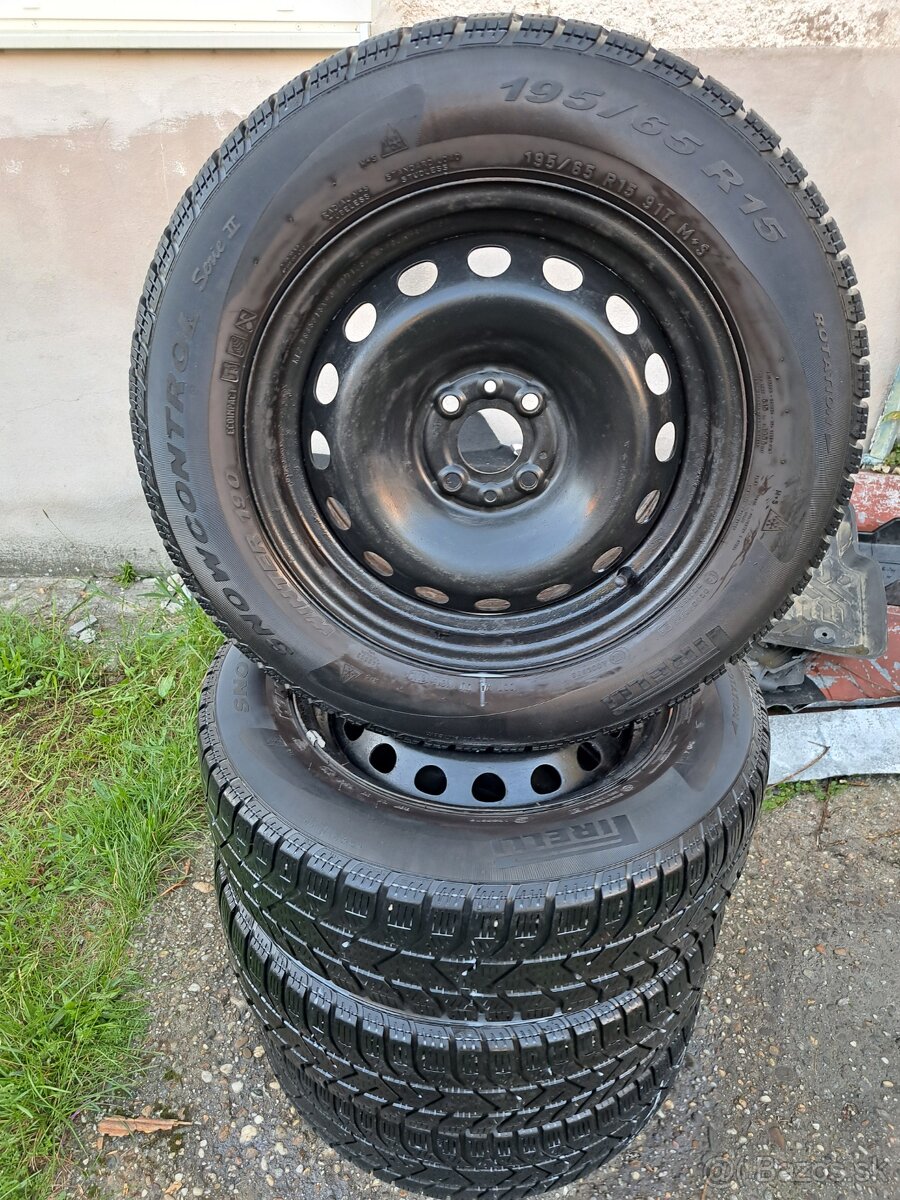 ZIMNÉ PNEUMATIKY 195/65 R15 PIRELLI NA DISKOCH