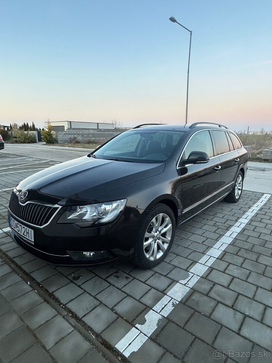 Skoda superb combi.