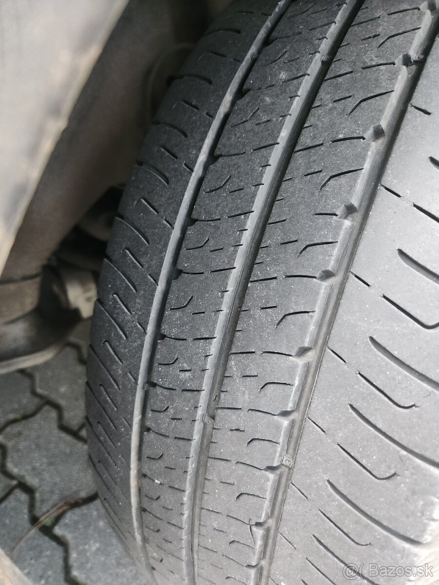 Predám letné  Sava  Trenta 2 215/60 R16C