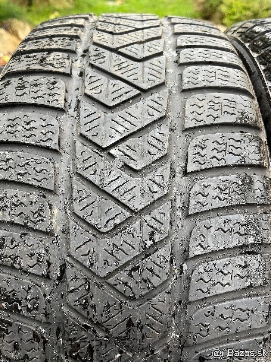 _2ks Zimne pneu 255/40 R18 Pirelli