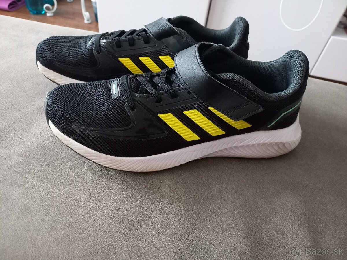 Tenisky Adidas v.38 2/3