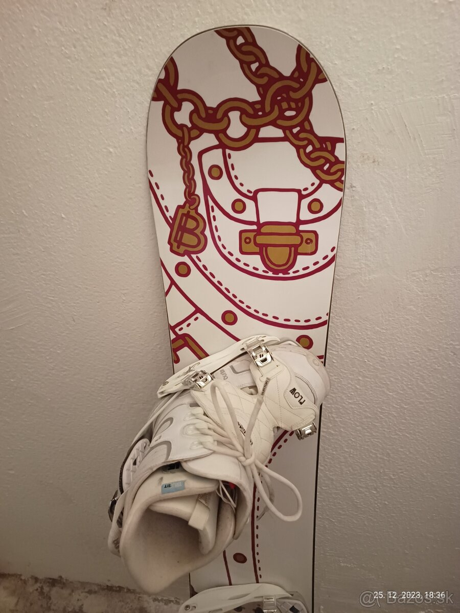 154 cm pekny damsky snowboard B by BURTON + viazko FLOW