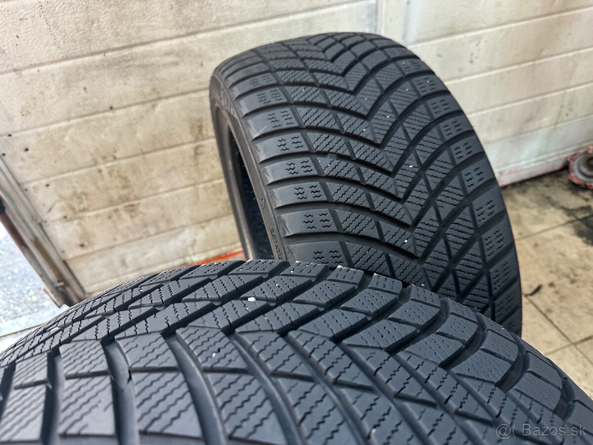 245/45R18 zimne