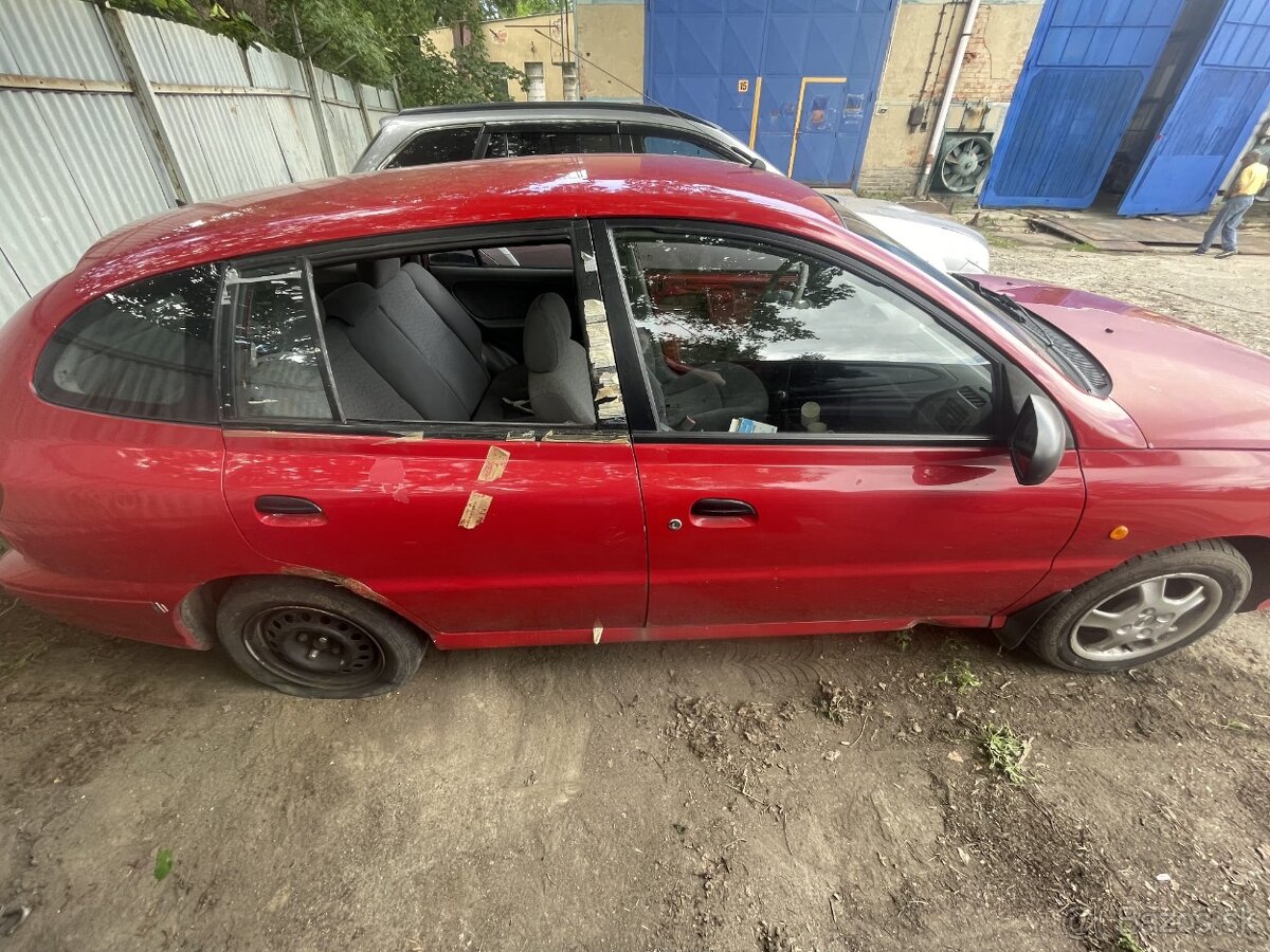 Kia Rio combi 2004 1.5 benzínové motor