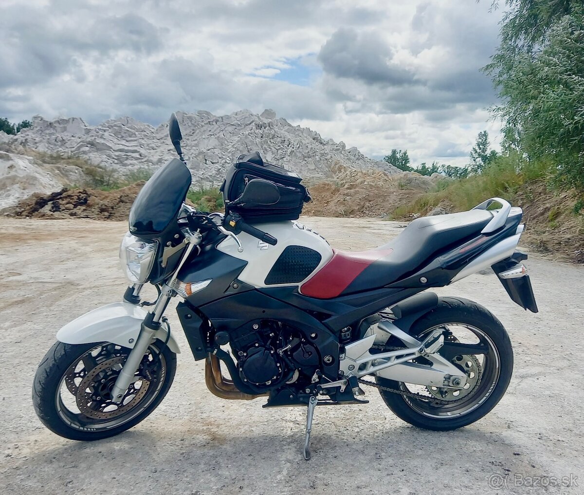 Suzuki GSR 600