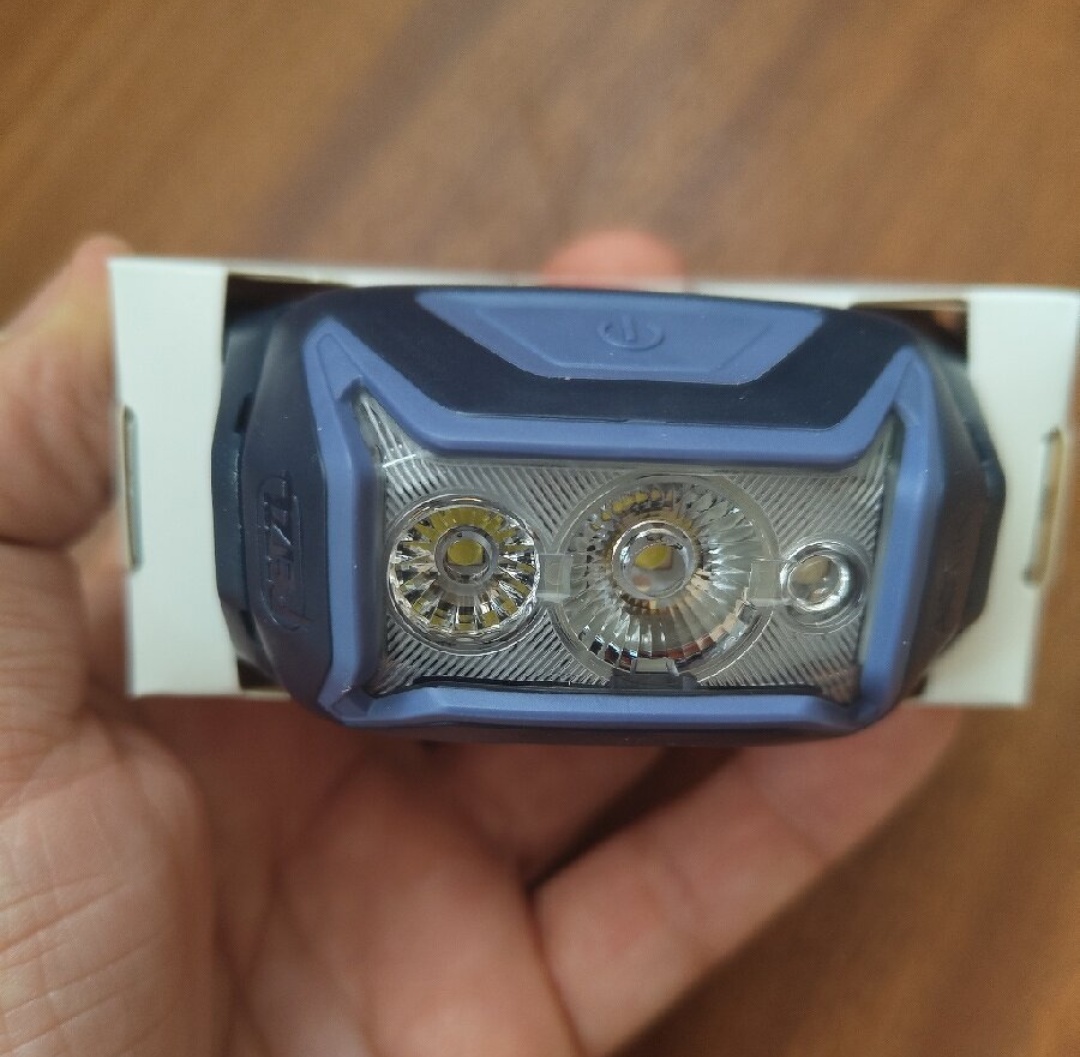 Čelovka Petzl Actik 450 lumenov