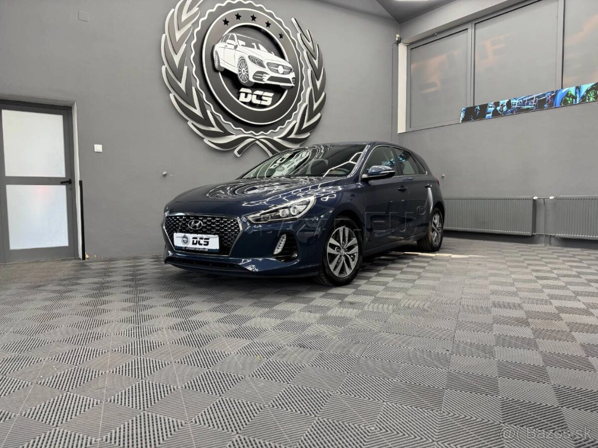 Hyundai i30 1.6 CRDi DOHC 16V Family A/T