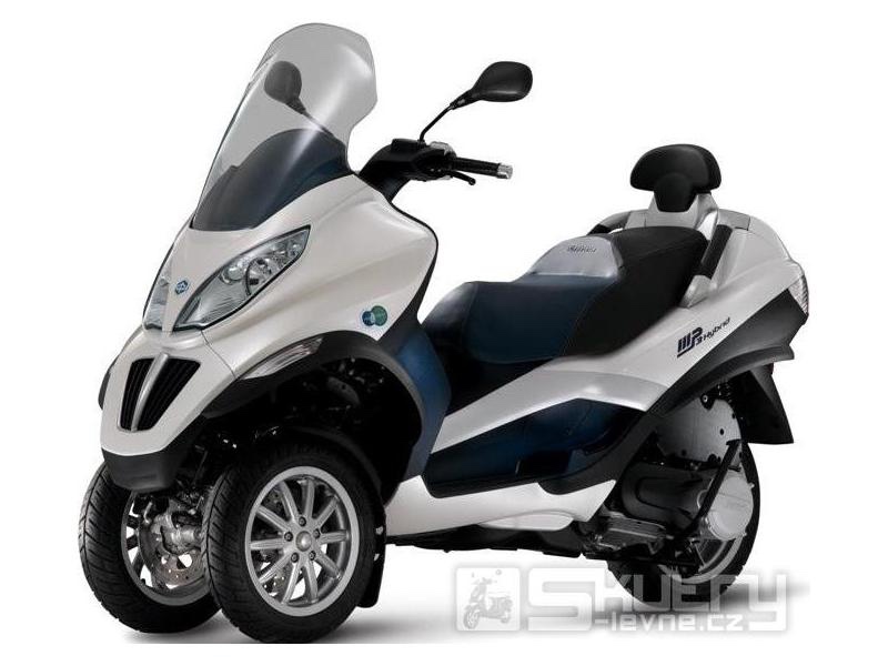 Piaggio mp3 300ie HYBRID - vodičak “B”