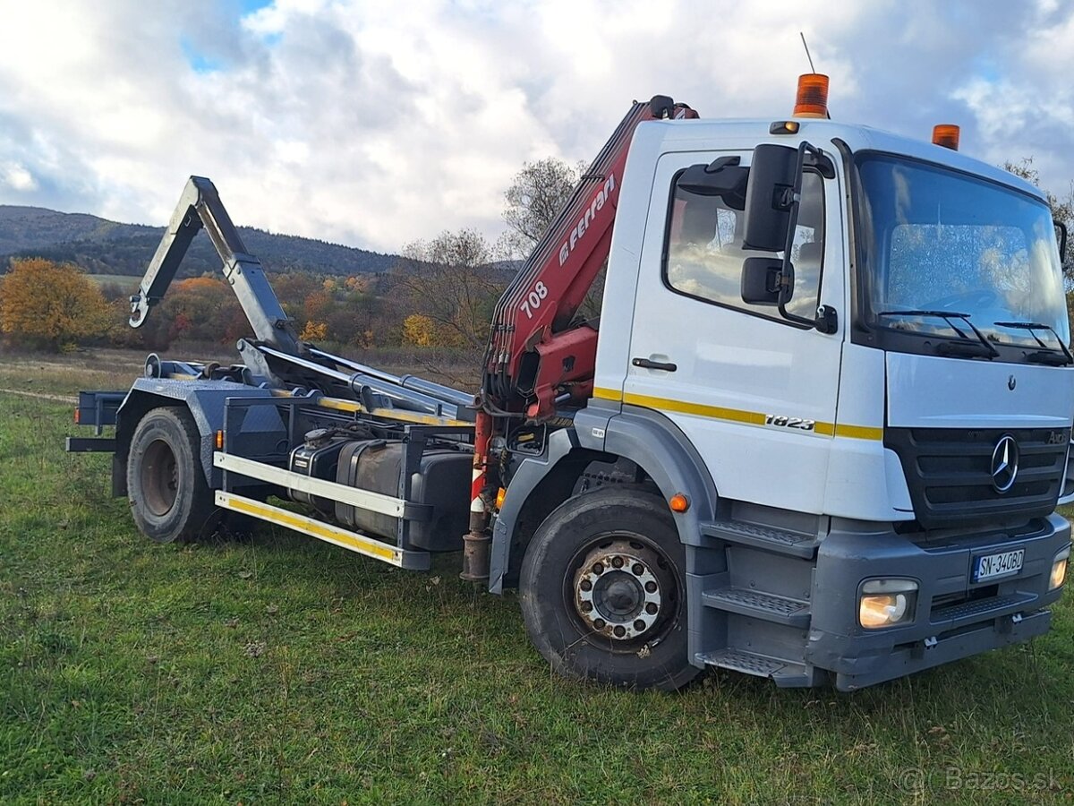 MERCEDES AXOR 1823 HÁKOVÝ NOSIČ KONTAJNEROV HYDR. RUKA