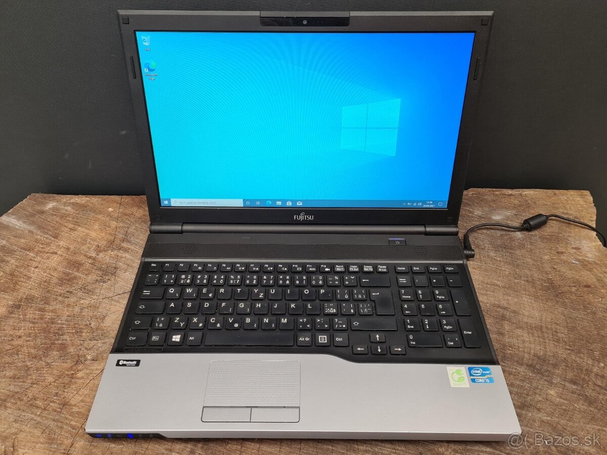 Fujitsu Lifebook A532/Intel core i5/8Gb ram/256gb Ssd/Win 10