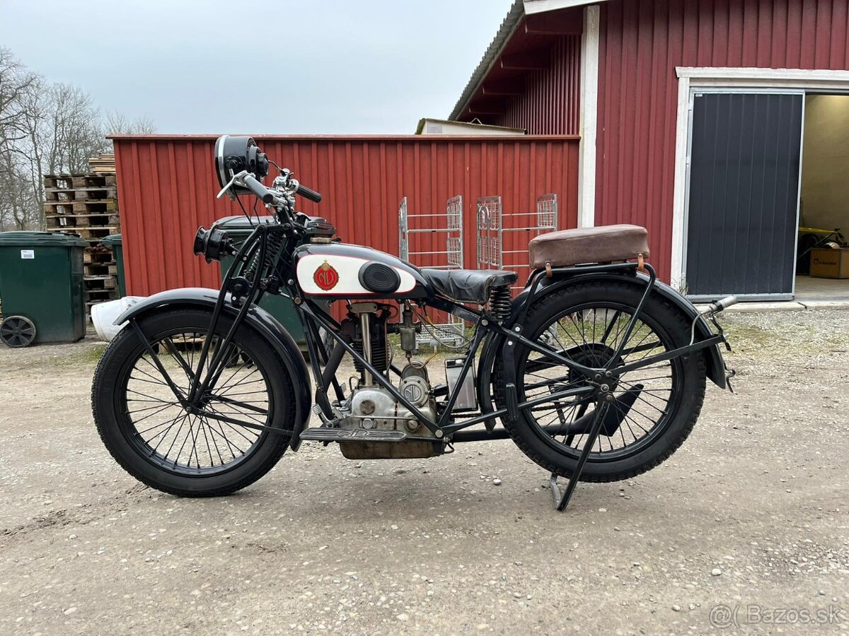 Veteran NV 250cc rok 1930 s papiermi TP