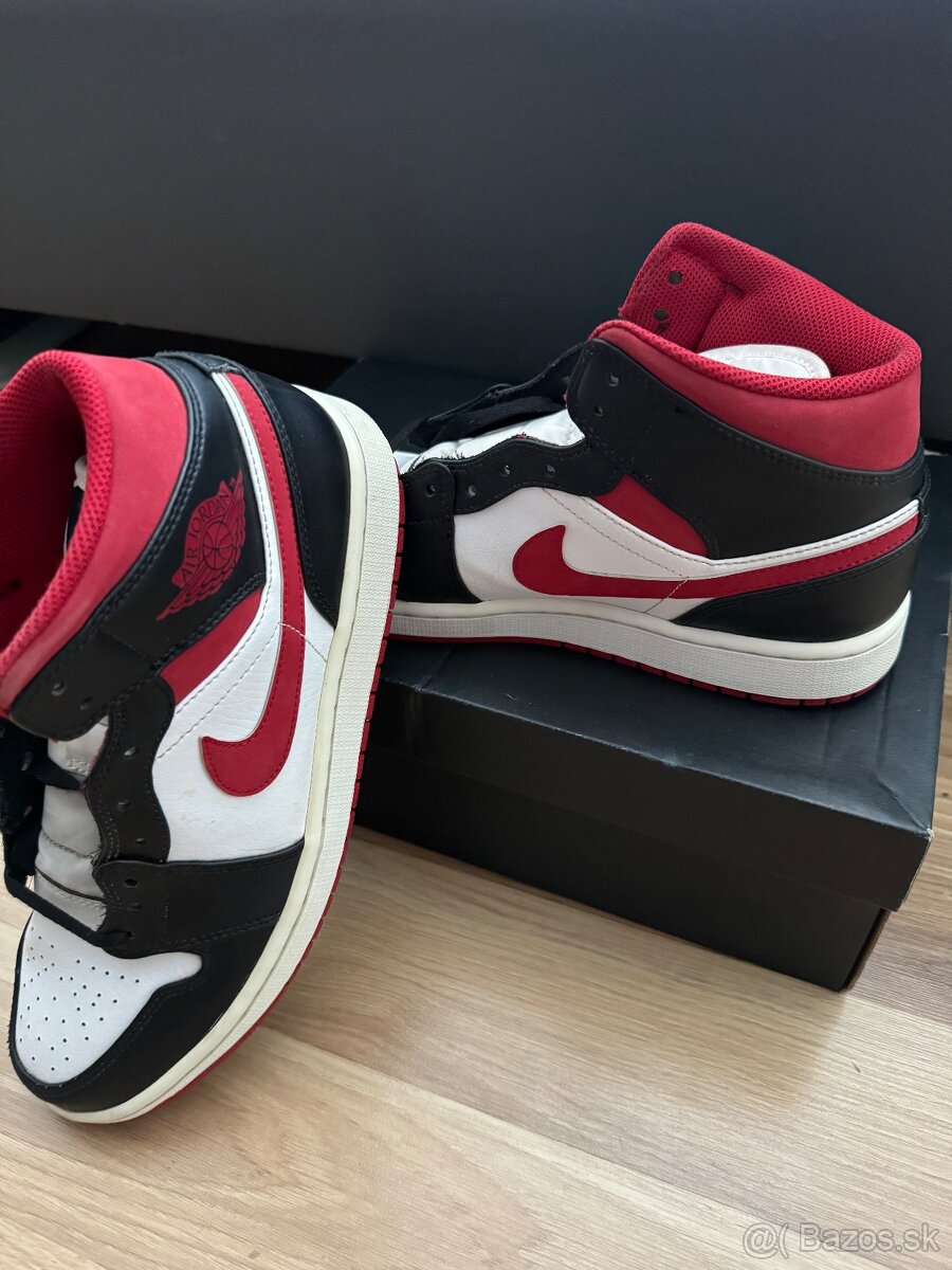 Air Jordan 1 MID