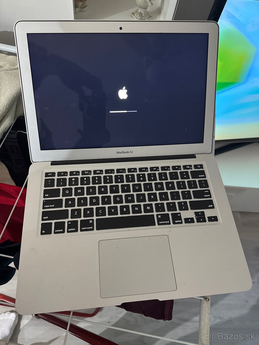 apple mcbook air 13,3 rok vyrobi 2013 500gb