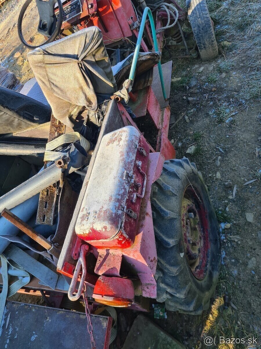 Malotraktor spolu aj s vlečkou super cena