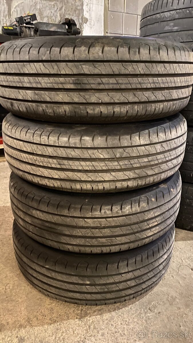 GOOD YEAR 215/65 R17