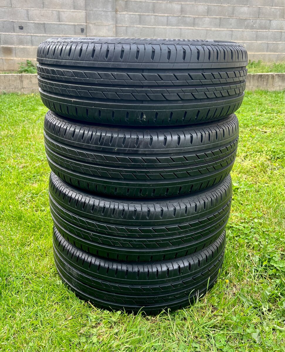 185/60 r15 letné Bridgestone 4kusy