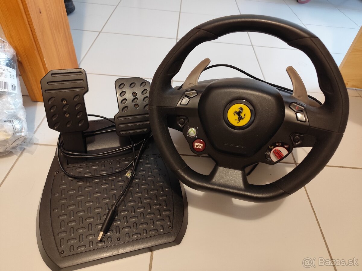 Volant ThrustMaster Ferrari na XBox360 a PC