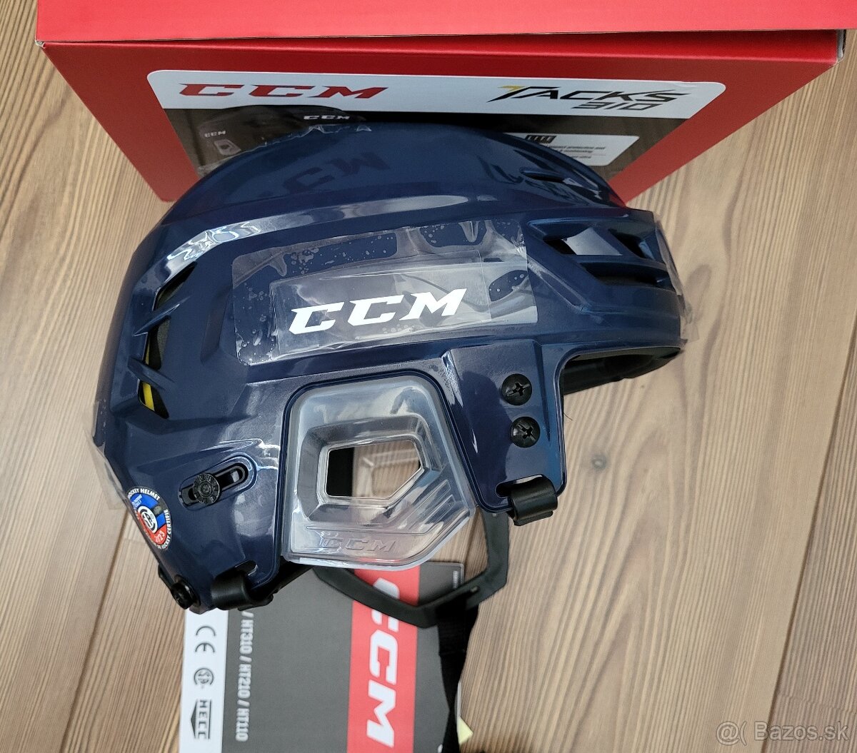 Prilba CCM tacks 310