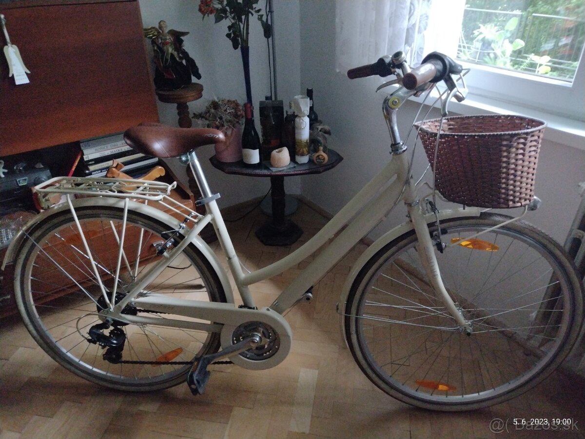 Predám zánovny dámsky bicykel Retro, výška rámu 46 cm s pred