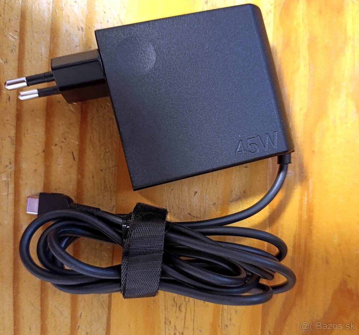 Univerzálny výkonný 45W USB C napájací adaptér