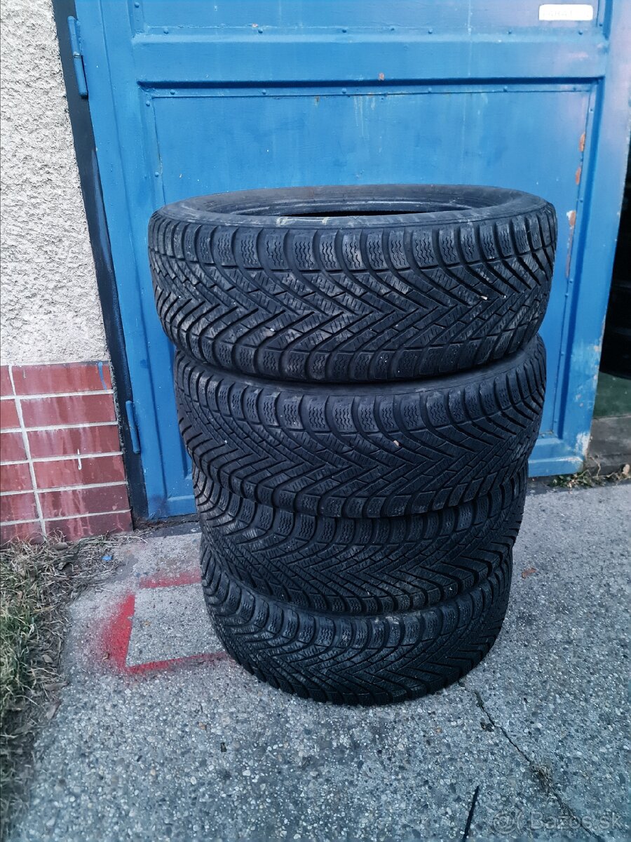 Predam zimné pneumatiky 205/55 R16 Pirelli