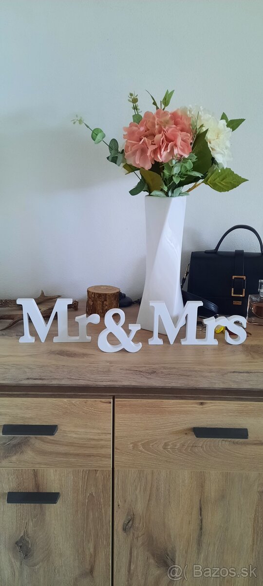 Svadobná dekorácia - Mr & Mrs