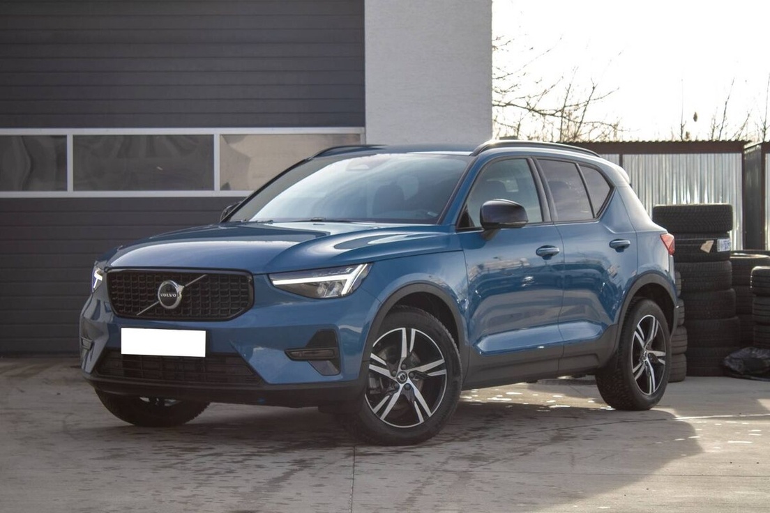 Volvo XC40 B3 Core A/T/Blue/