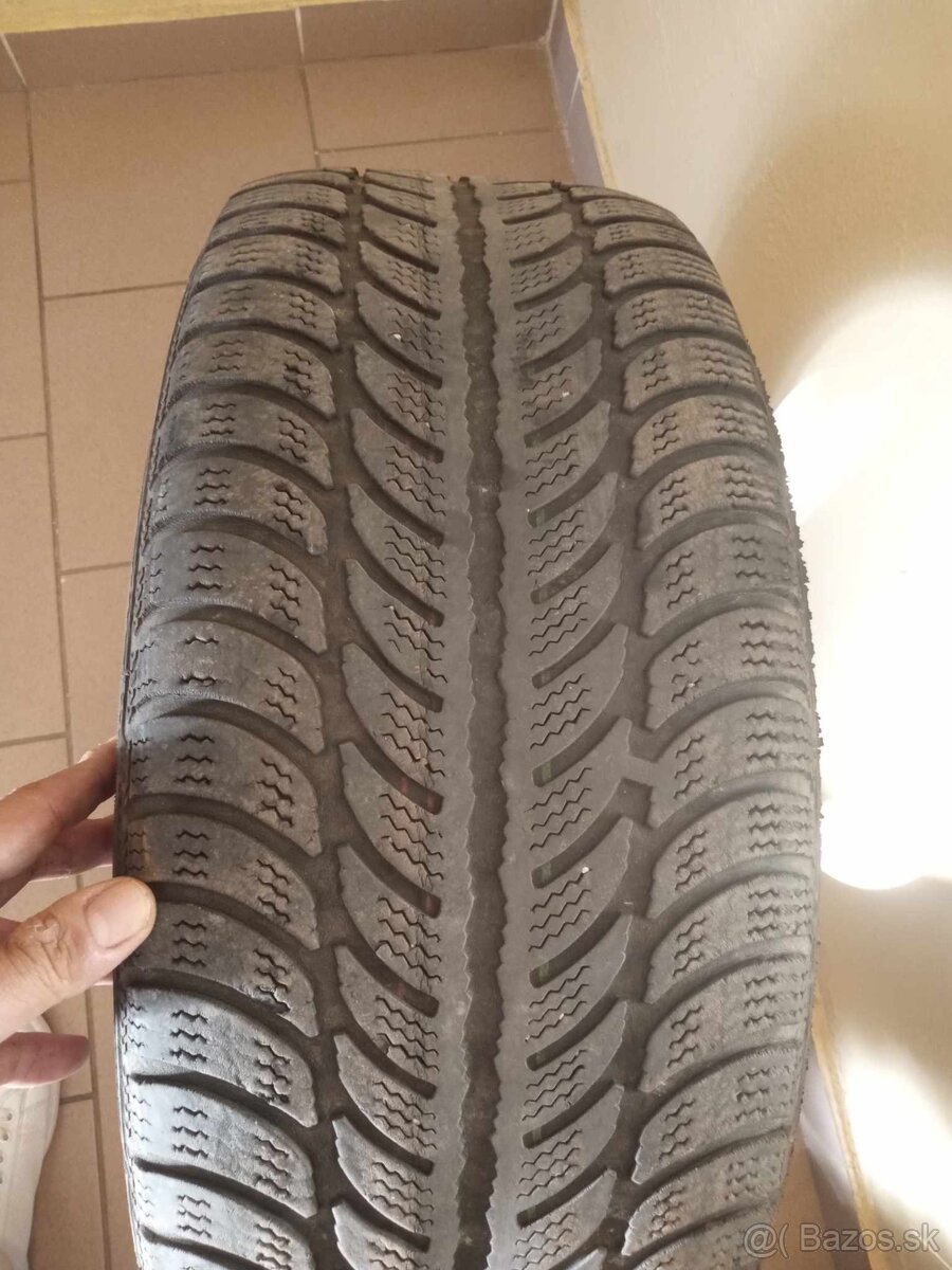 Predám 2ks zimné pn.205/55r16 sava