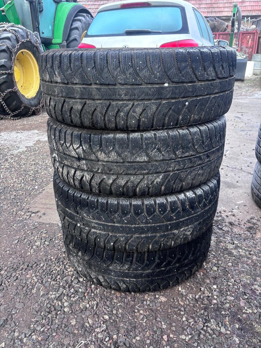 215/65 r16