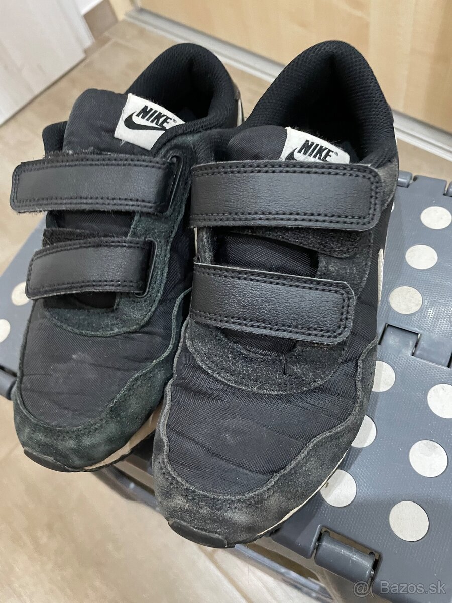 Adidas tenisky 33.5