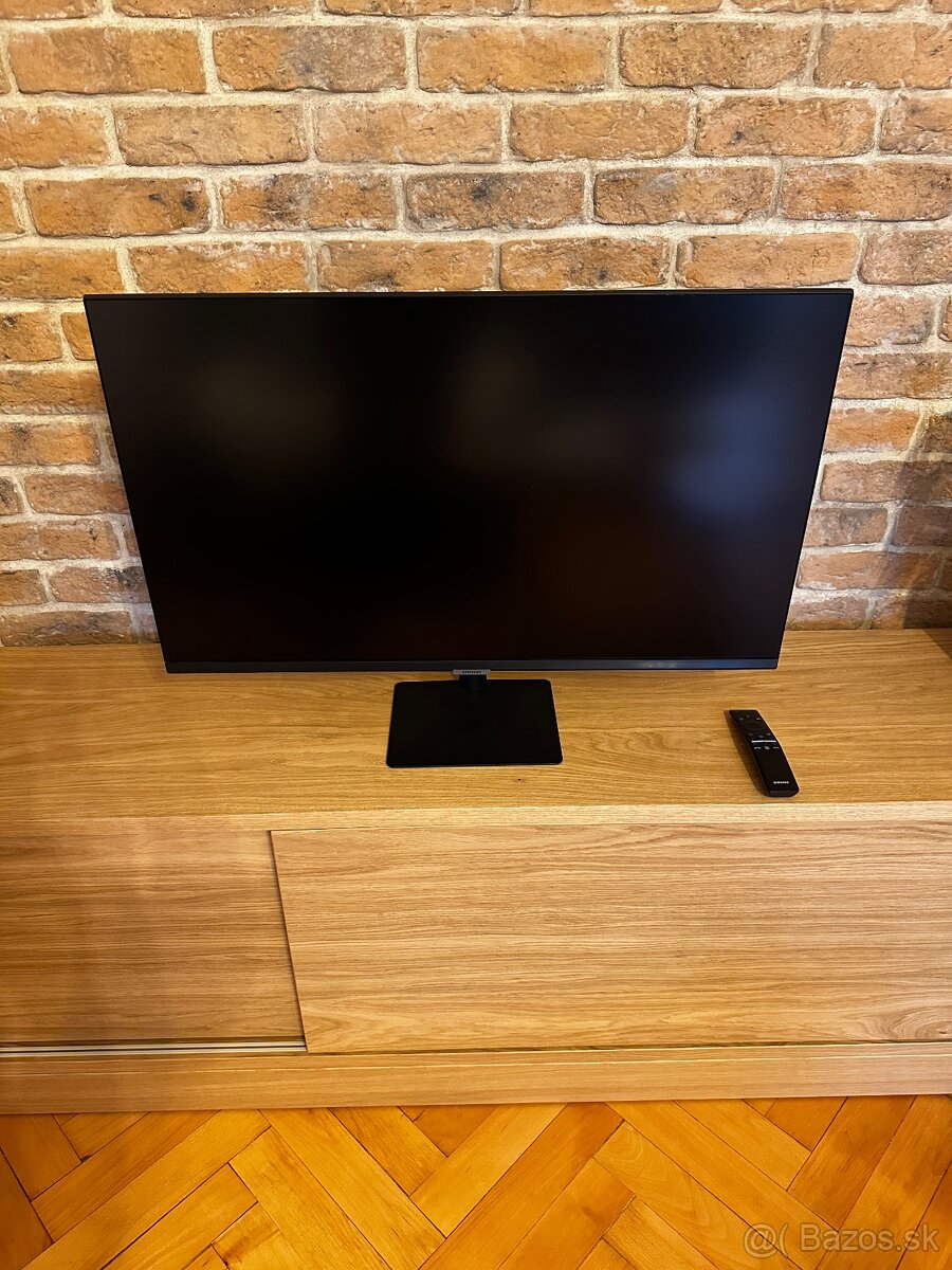 32" Samsung Smart Monitor M5